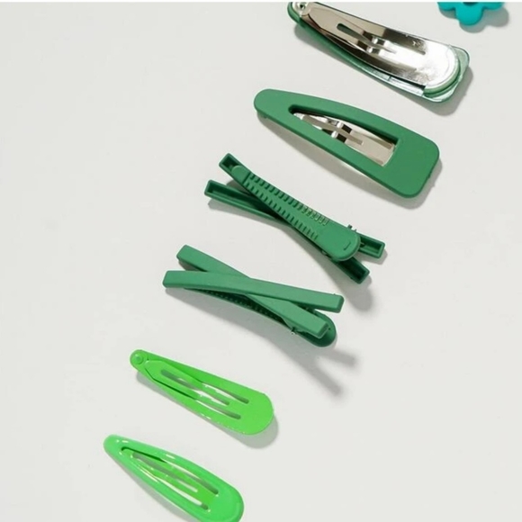 NWT Set of 7 Solid Color Hair Clips - Picture 4 of 12